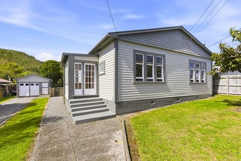 Photo of property in 42 Hinemoa Street, Paraparaumu, 5032