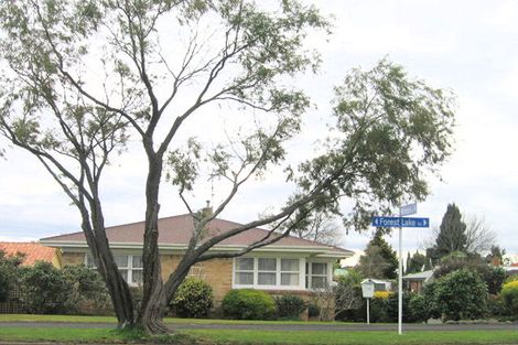 Photo of property in 18 Forest Lake Road, Forest Lake, Hamilton, 3200