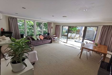 Photo of property in 24 Line Road, Glen Innes, Auckland, 1072