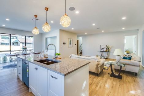 Photo of property in 1 Ti Kouka Place, Te Atatu Peninsula, Auckland, 0610