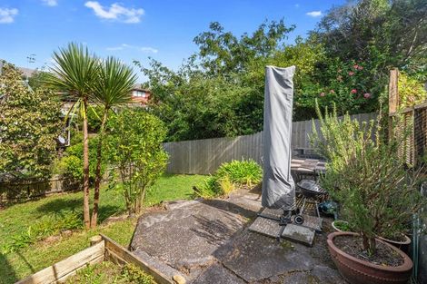 Photo of property in 1/5 Camelot Place, Glenfield, Auckland, 0629