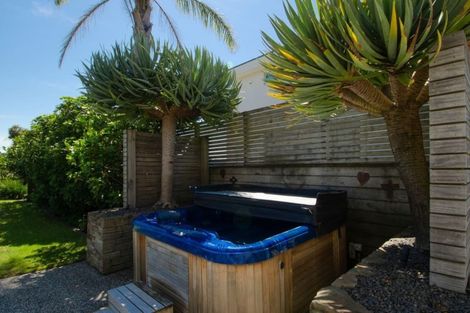 Photo of property in 17 Taumata Road, Omaha, Warkworth, 0986