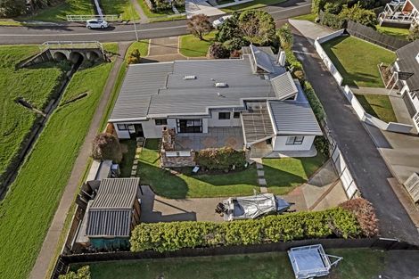 Photo of property in 49 Kurnell Drive, Botany Downs, Auckland, 2010