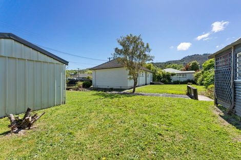 Photo of property in 2 Kopara Grove, Stokes Valley, Lower Hutt, 5019