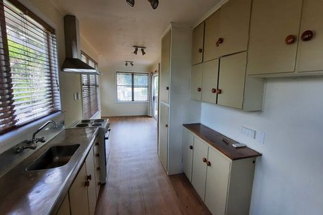 Photo of property in 142 Edgewater Drive, Pakuranga, Auckland, 2010