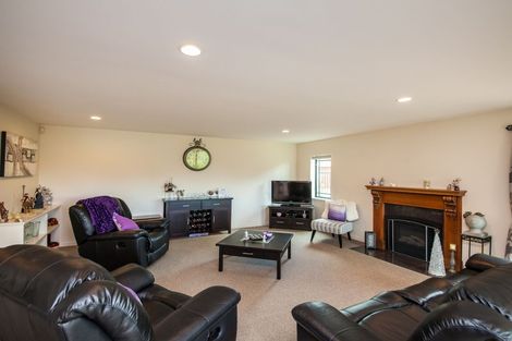 Photo of property in 7 The Oaks, Awapuni, Palmerston North, 4412