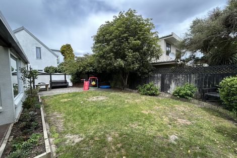 Photo of property in 2/144a Yaldhurst Road, Sockburn, Christchurch, 8042