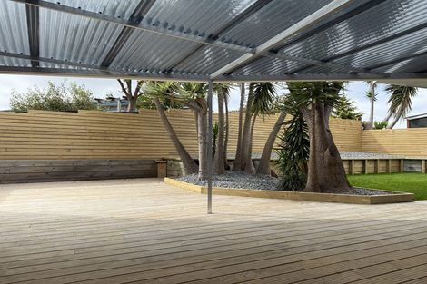 Photo of property in 15 Campion Road, Waikanae Beach, Waikanae, 5036