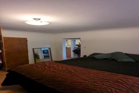 Photo of property in 2/2 Earl Road, Titirangi, Auckland, 0604