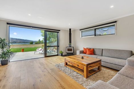 Photo of property in 56 Perriam Place, Mount Pisa, Cromwell, 9383