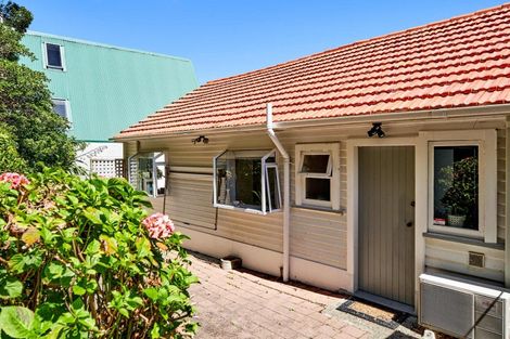 Photo of property in 32 Moana Road, Plimmerton, Porirua, 5026