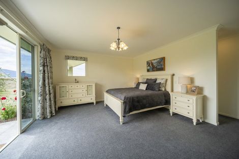 Photo of property in 56 Hawea Place, Te Anau, 9600