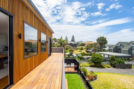 Photo of property in 165b Oceanbeach Road, Mount Maunganui, 3116