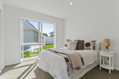 Photo of property in 16 Paisley Street, Mellons Bay, Auckland, 2014