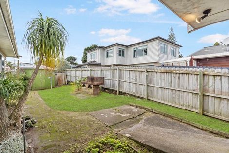 Photo of property in 25 James Tyler Crescent, Lynfield, Auckland, 1042