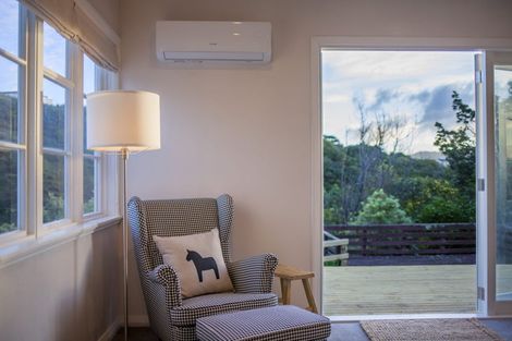 Photo of property in 15 Leveson Street, Strathmore Park, Wellington, 6022