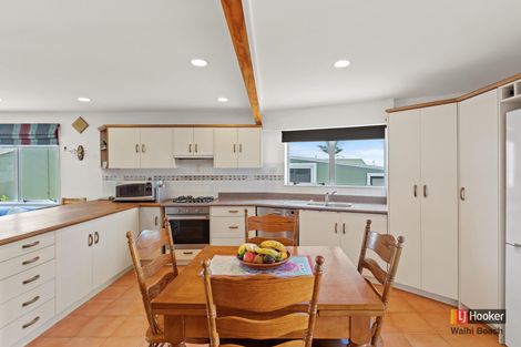 Photo of property in 31 Ocean View Road, Waihi Beach, 3611