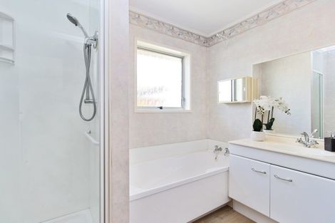 Photo of property in 5 Krippner Place, Dinsdale, Hamilton, 3204