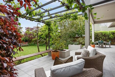 Photo of property in 1a Gillean Street, Havelock North, 4130