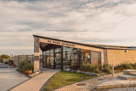 Photo of property in 2/142 Marine Parade, New Brighton, Christchurch, 8083