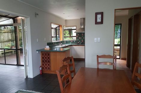 Photo of property in 1/69 Palmerston Road, Birkenhead, Auckland, 0626