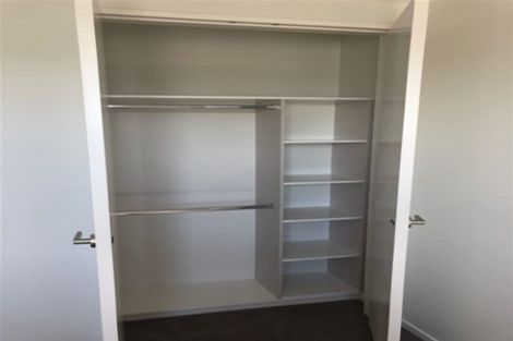 Photo of property in 2 Riroriro Close, Papakura, 2110