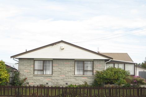 Photo of property in 12 Daniels Road, Redwood, Christchurch, 8051