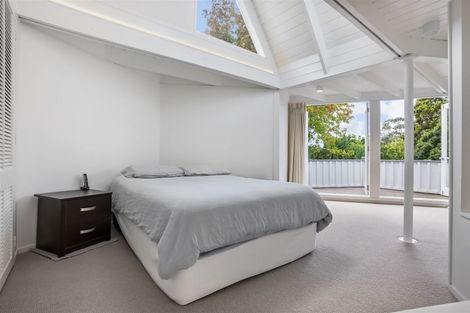 Photo of property in 25 Eastcliffe Road, Castor Bay, Auckland, 0620