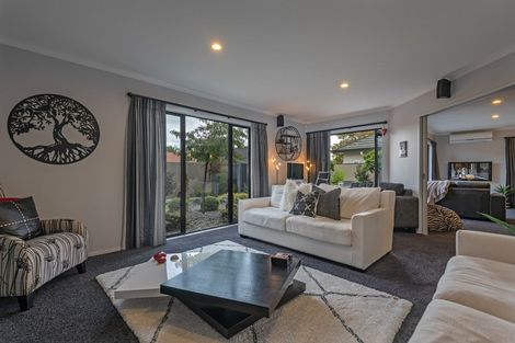 Photo of property in 17 Jensen Street, Hokowhitu, Palmerston North, 4410