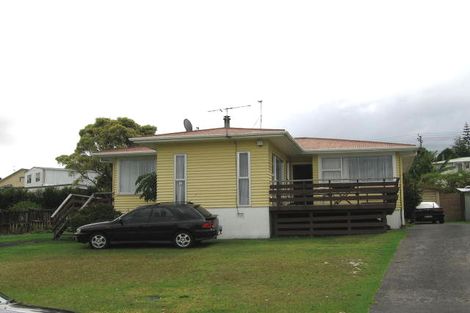 Photo of property in 8 Blue Way, Glendene, Auckland, 0602