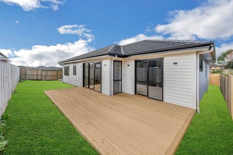 Photo of property in 27 Pipi Crescent, Tuakau, 2121