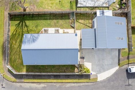 Photo of property in 1 Mckay Place, Dannevirke, 4930
