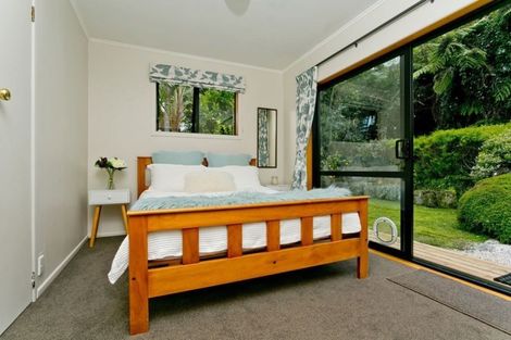 Photo of property in 2/33 Korotaha Terrace, Rothesay Bay, Auckland, 0630