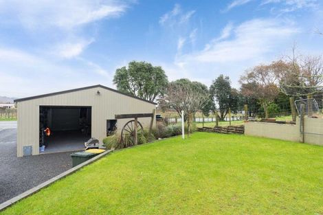 Photo of property in 6 Muhunoa West Road, Ohau, Levin, 5570
