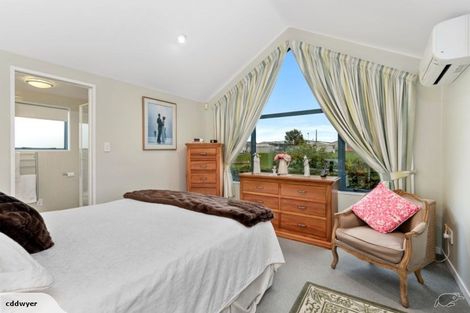 Photo of property in 2/9 Miri Road, Rothesay Bay, Auckland, 0630