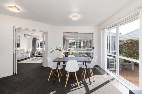 Photo of property in 2/52a Berkshire Drive, Avonhead, Christchurch, 8042