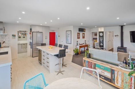 Photo of property in 15 Whitby Avenue, Whitianga, 3510