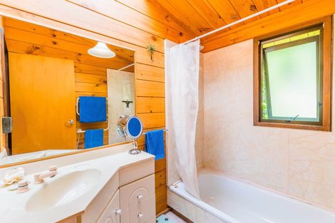 Photo of property in 33 Leeward Drive, Whitby, Porirua, 5024