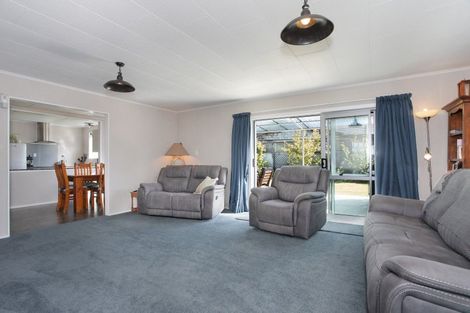 Photo of property in 2 Caroline Drive, Feilding, 4702