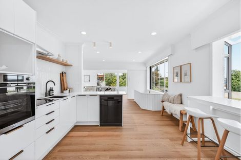 Photo of property in 1 Winston Street, Acacia Bay, Taupo, 3330