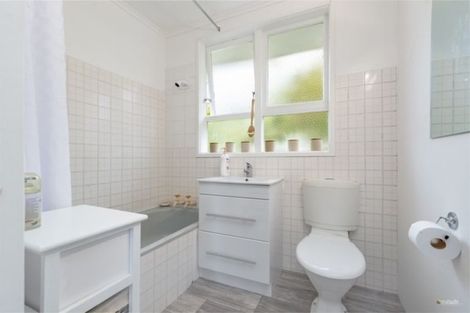 Photo of property in 14 Miro Street, Eastbourne, Lower Hutt, 5013