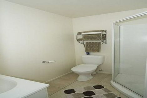 Photo of property in 10 Sherwood Grove, Northcross, Auckland, 0630