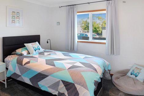 Photo of property in 8a Te Awa Street, Foxton Beach, Foxton, 4815