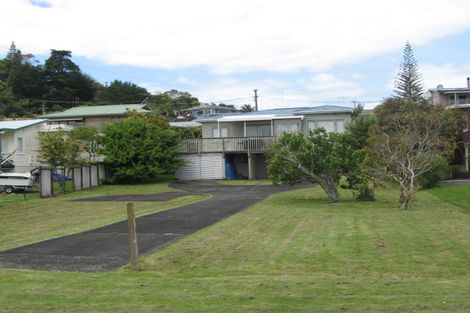 Photo of property in 83 Tindalls Bay Road, Tindalls Beach, Whangaparaoa, 0930