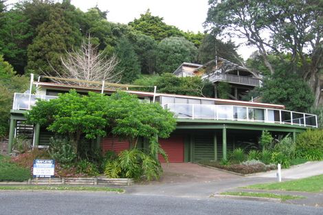 Photo of property in 124 Oratia Place, Onemana, Whangamata, 3691