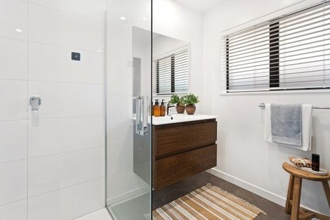 Photo of property in 2/64 Searells Road, Strowan, Christchurch, 8052