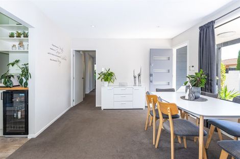 Photo of property in 9 Wakelin Place, Redwood, Christchurch, 8051