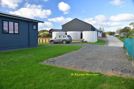 Photo of property in 12 Arahanga Road, Paparoa, 0571