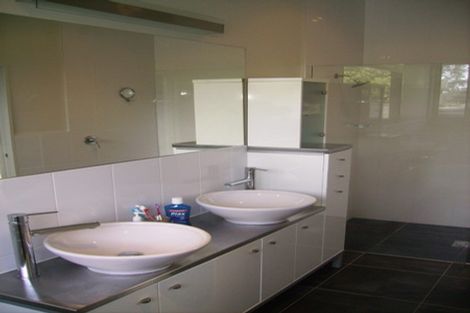 Photo of property in 53 Arapito Road, Titirangi, Auckland, 0604