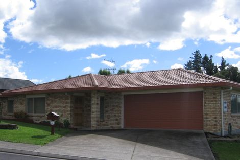 Photo of property in 3 Plumstead Rise, Glen Eden, Auckland, 0602